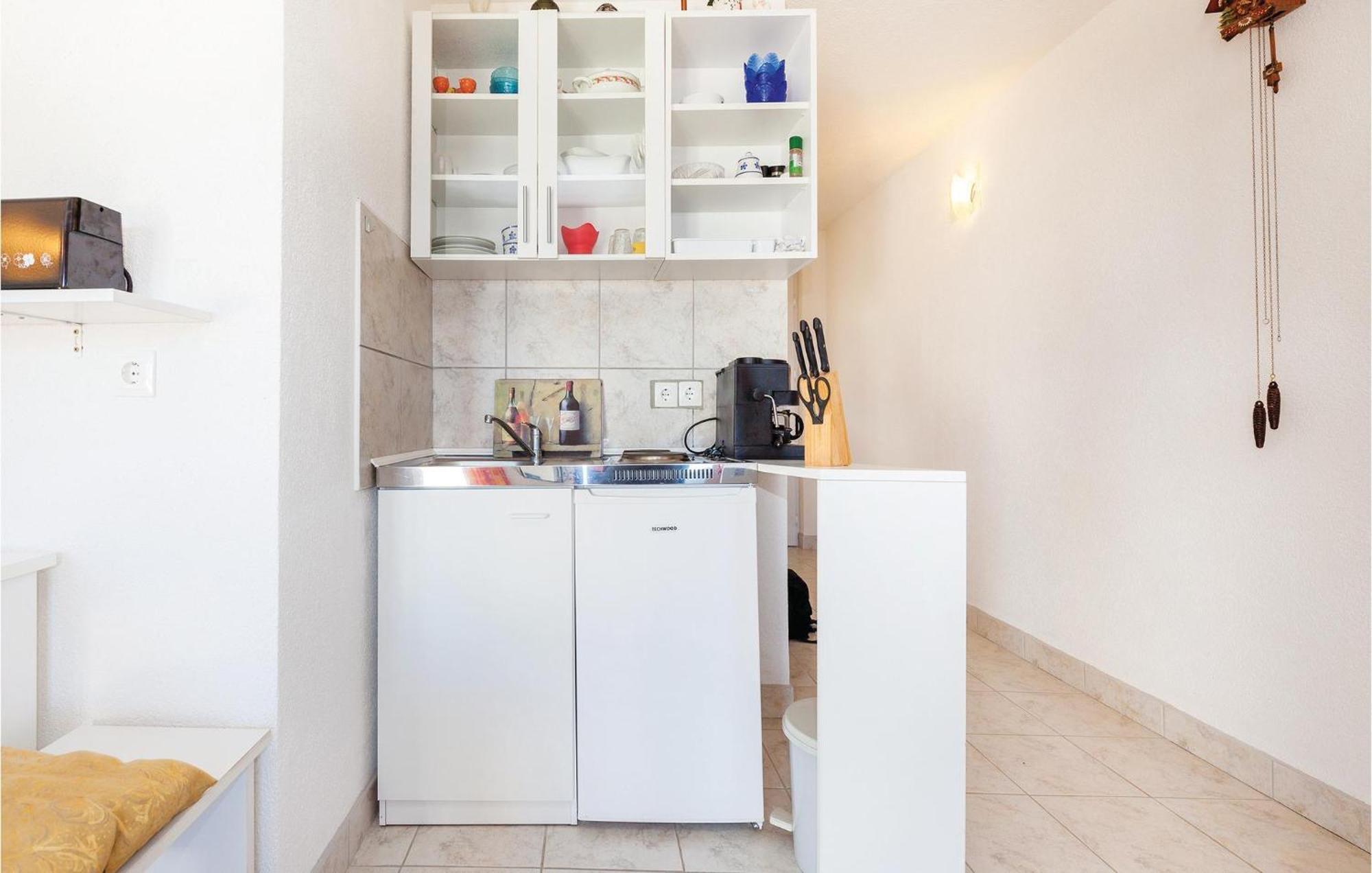 Gorgeous Apartment In Klenovica With Kitchen Exterior foto